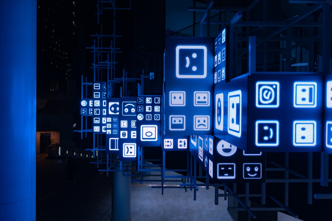 How to effectively use social networks to develop professional connections