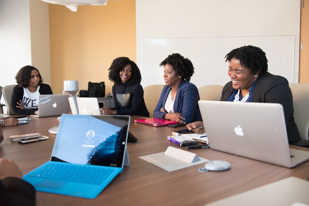 How to create a mentorship program to support women in STEM: 5 practical steps to improve workplace diversity in 2025.